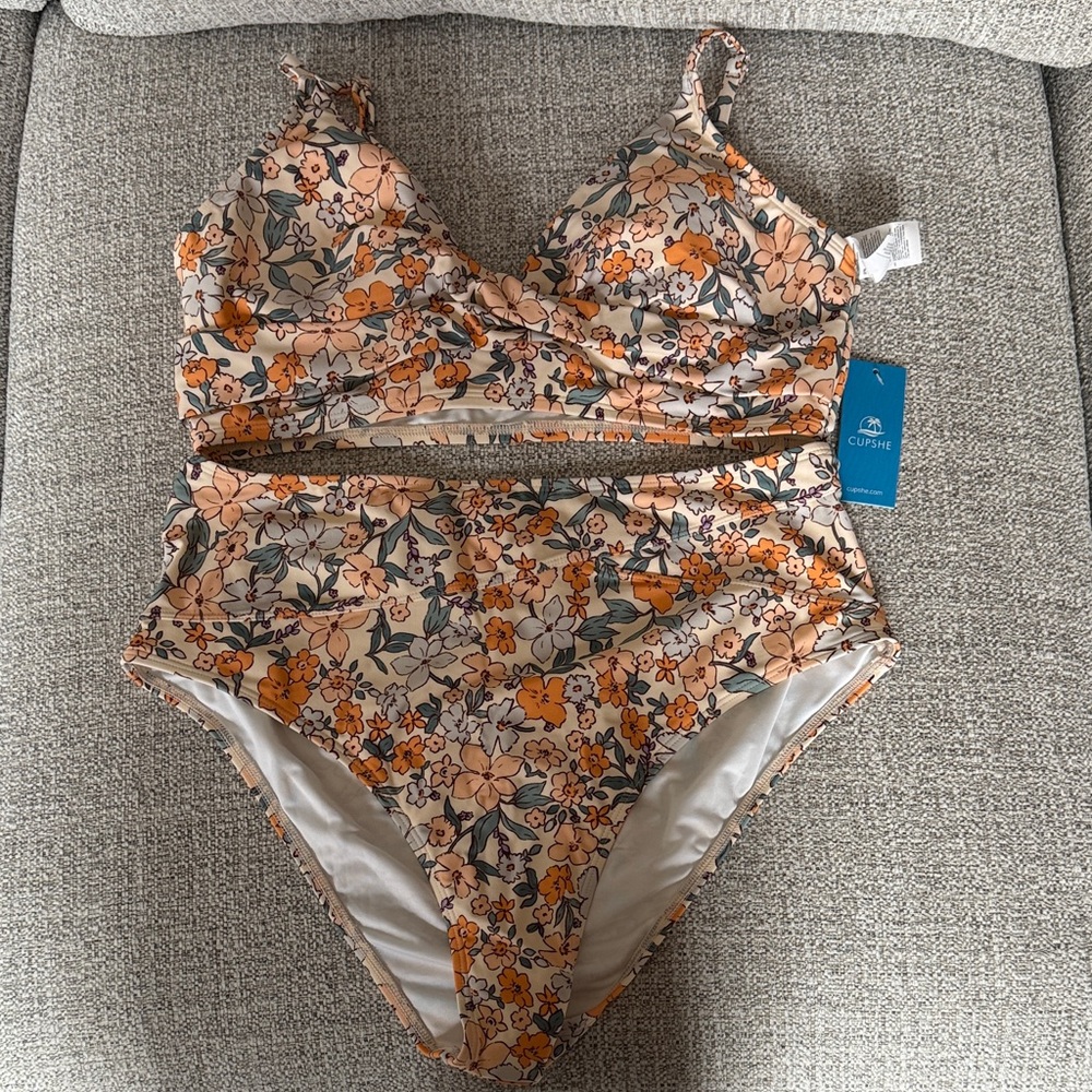 Cupshe Floral Bikini Set in Orange and Cream